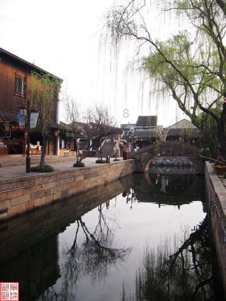 古怪巫师逃离村庄